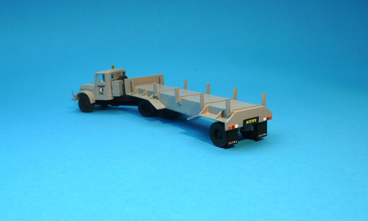 TATRA 111 TN s návěsem - 1:87