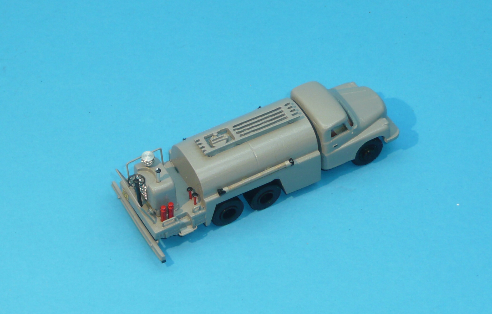 TATRA 148 rozstřikovač živice RŽ-7 - 1:87