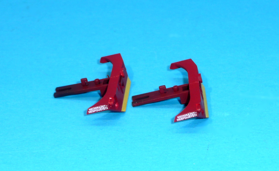 Stavebnice makety M152 ČD - 810 165-1 - 1:87