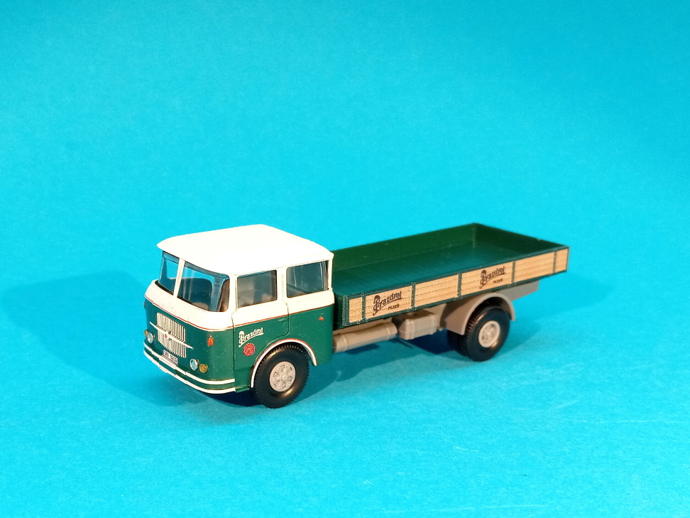 Škoda 706 - valník Prazdroj - Veterán - TRILEX kola 1:87