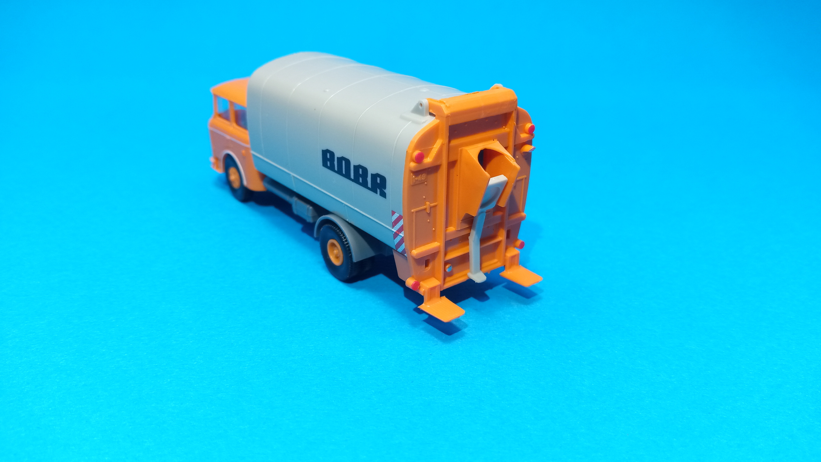 1:87 - Škoda 706 - popeláři - BOBR