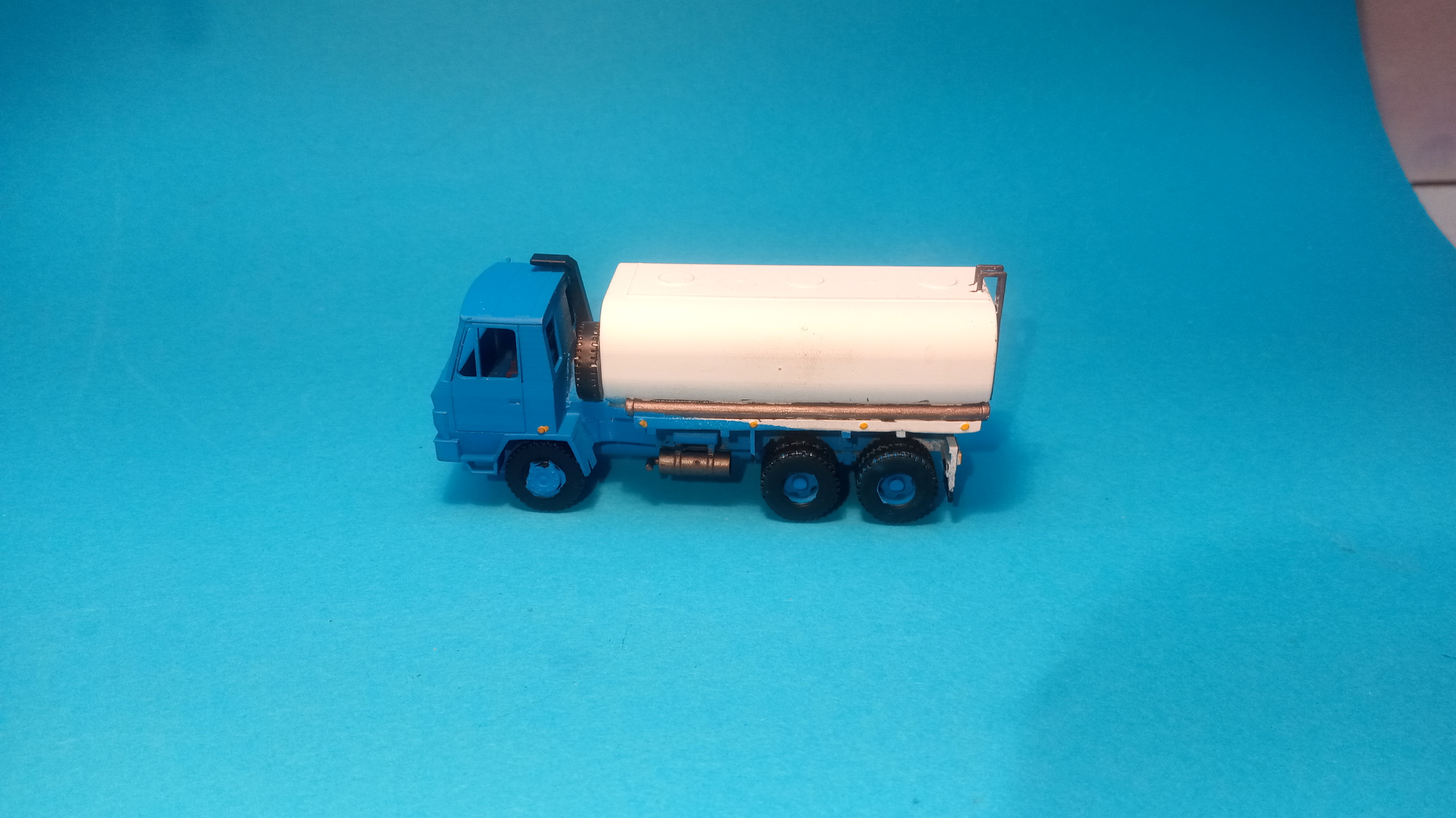 TATRA 815 6x6 cisterna - 1:87