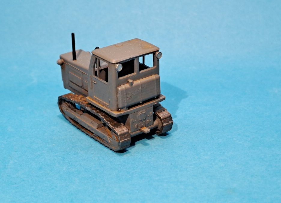 pásový traktor T-4A - 1:87    