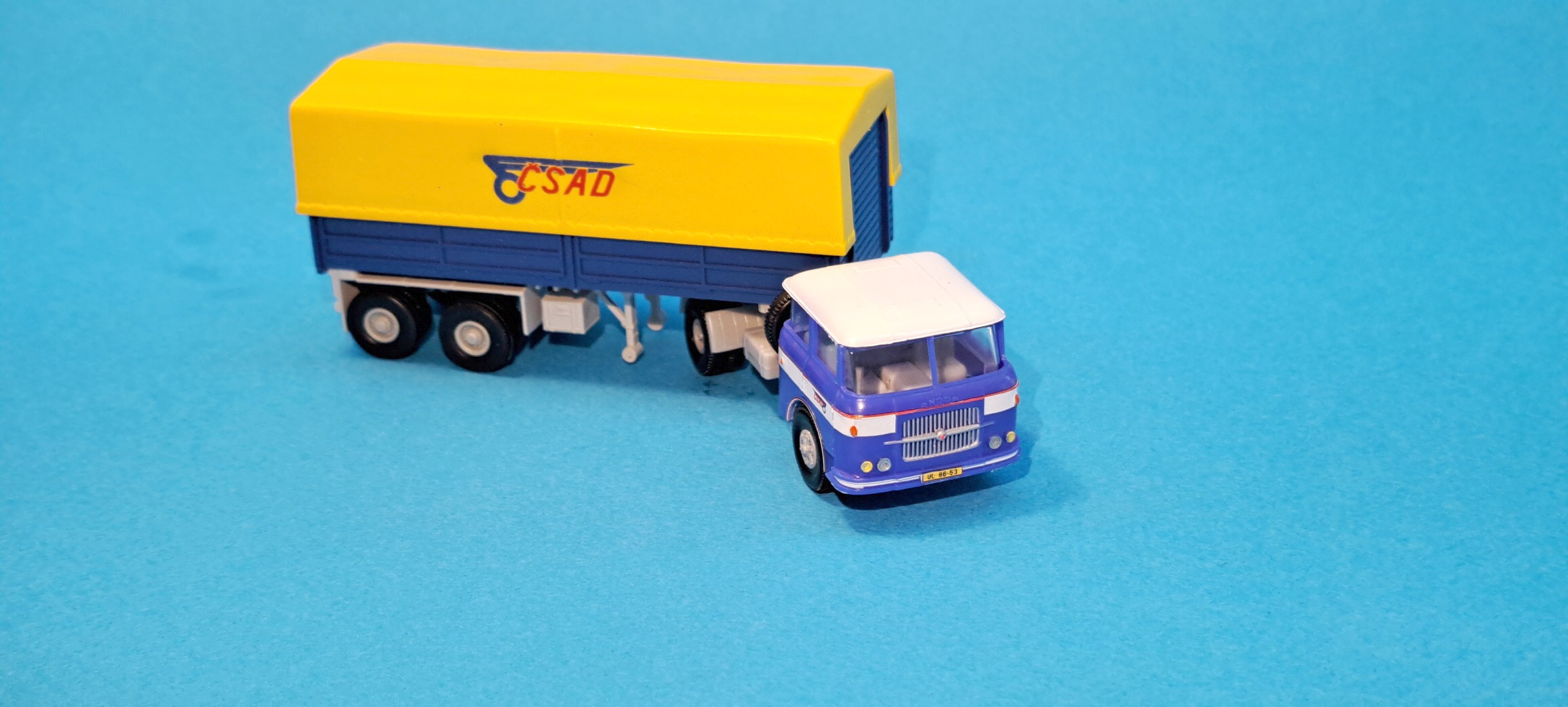 ŠKODA 706 tahač - stará maska + návěs s plachtou - ČSAD 1:87