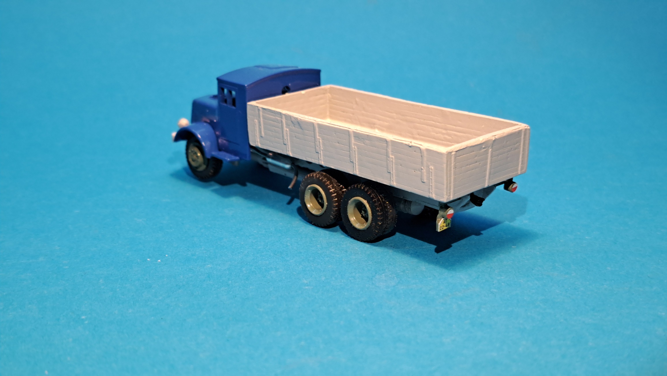 TATRA 111 stará kabina - modrá+šedá barva - 1:87 