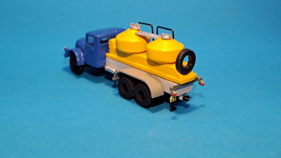 TATRA 111 přeprava cementu - 1:87    