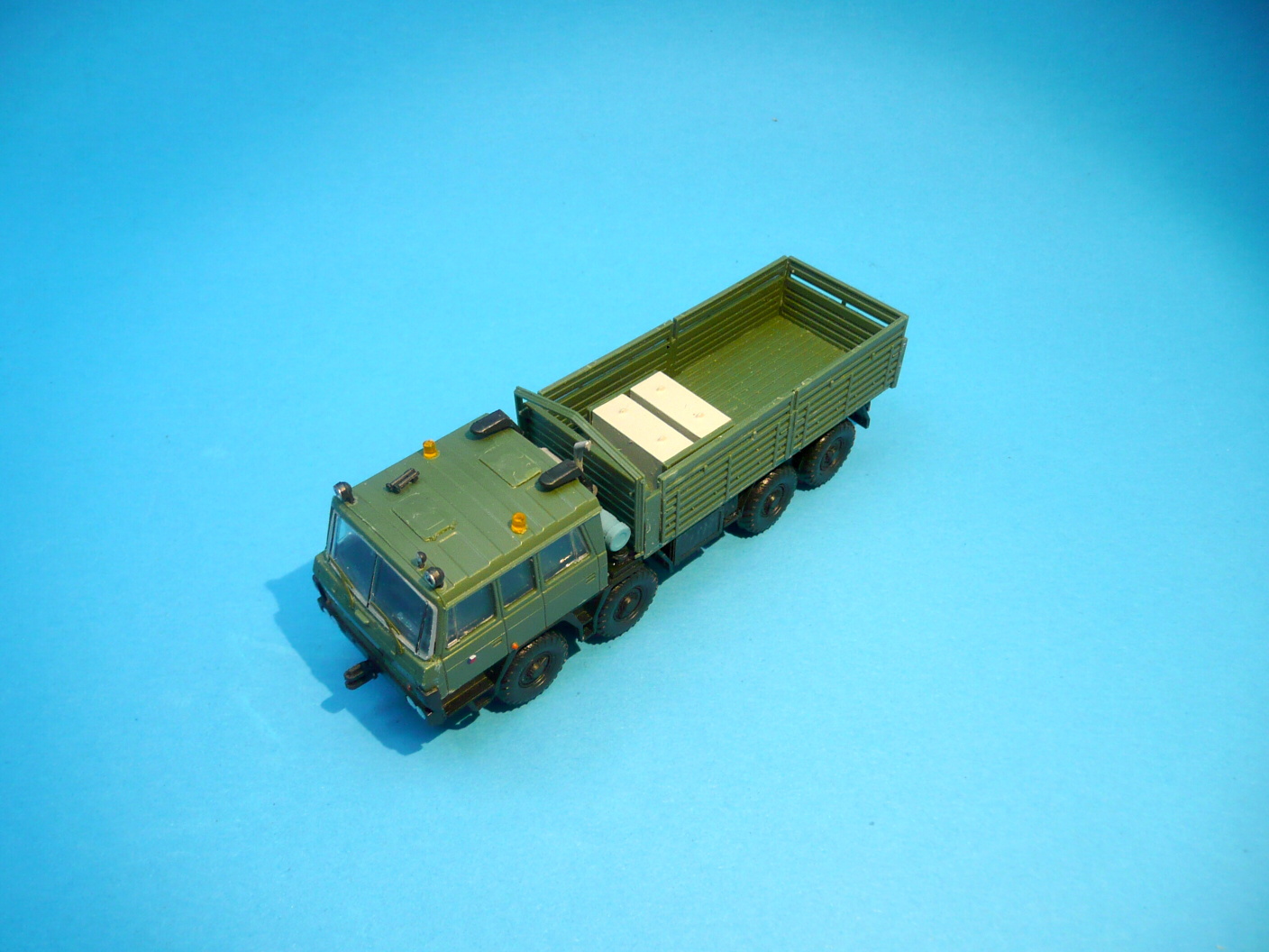 Tatra 815 VT 8x8 R -hotový model - 1:87