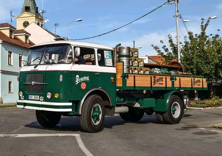 Škoda 706 - valník Prazdroj - Veterán - TRILEX kola 1:87