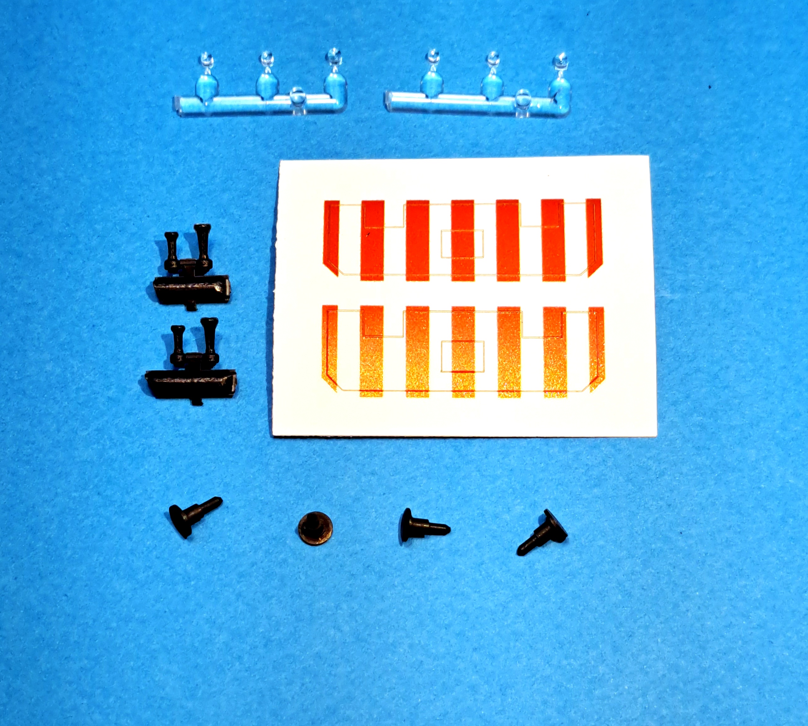 T334 - 710.883-0 - kompletní karoserie - 1:87