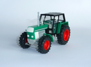 1:43 - traktor URSUS C-385 - zelený - hotový model