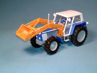 1:43 - traktor Zetor Crystal 12045 - s čelným nakladačem
