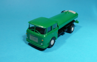 * Škoda 706 - cisterna zelená RARITA - 1:87
