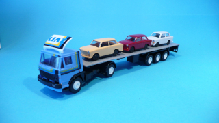LIAZ plošinový návěs s nákladem 3x Trabant 601 - 1:87