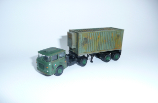 * Škoda 706 - vojenský kontejner - 1:87