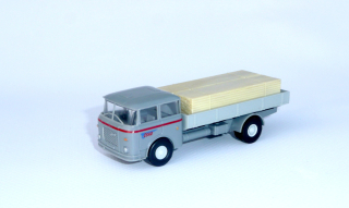 * Škoda 706 valník ČSAD s nákladem dřeva - 1:87