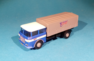 Škoda 706 - stará maska - valník s plachtou - TRILEX kola 1:87 