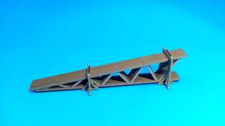 náklad střešních krovů - stavebnice - 1:87