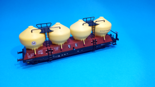 1:87 - vůz na přepravu cementu Uacs/Raj KOTOUČ Štramberk