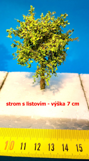 Strom listnatý - výška cca 7 cm - s listím