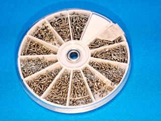 Sada šroubů + matic + šroubovák - 1000 kusů - bílý zinek